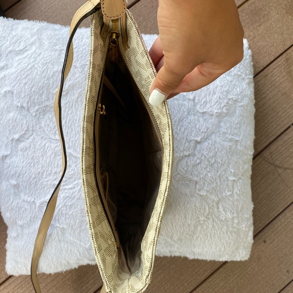 Michael Kors purse >MK DESIGN< - Picture 6 of 7